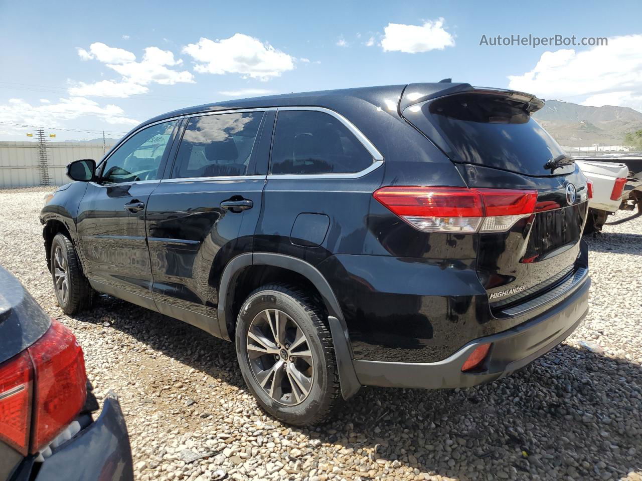 2019 Toyota Highlander Le Black vin: 5TDBZRFH7KS929912