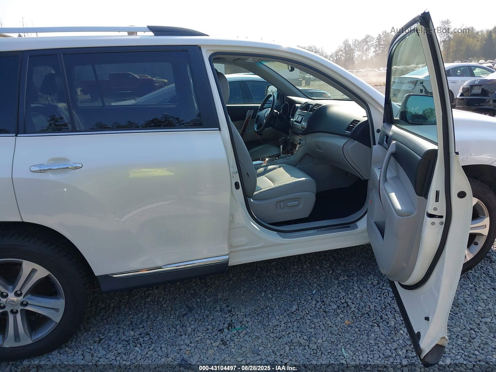 Price & History 2011 Toyota Highlander Limited V6 3.5l V-6 Dohc