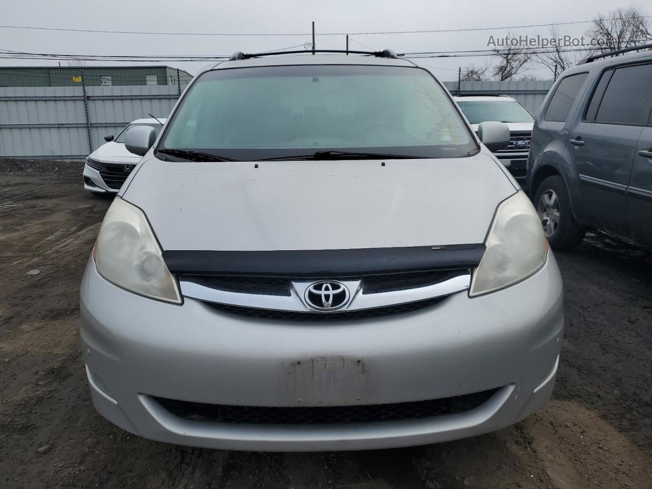 2010 Toyota Sienna Xle Silver vin: 5TDDK4CC3AS033307