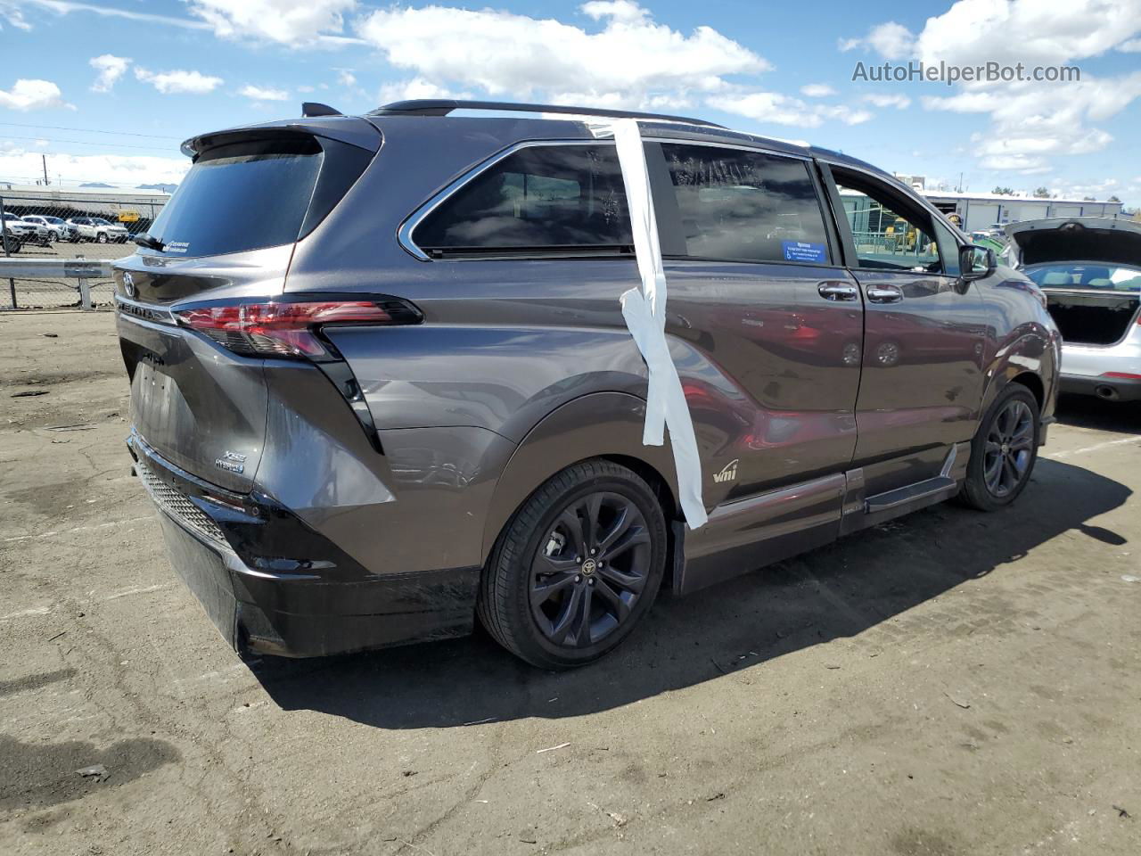 2022 Toyota Sienna Xse Gray vin: 5TDDRKEC0NS078322