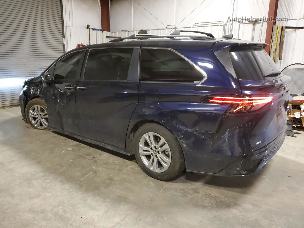 2022 Toyota Sienna Xse Blue vin: 5TDDSKFC7NS062413