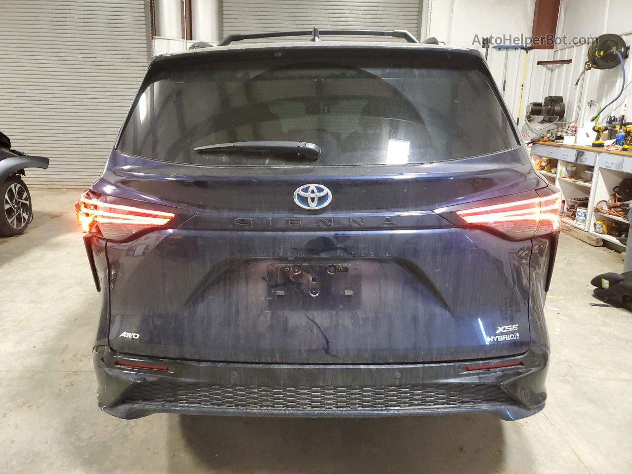 2022 Toyota Sienna Xse Blue vin: 5TDDSKFC7NS062413