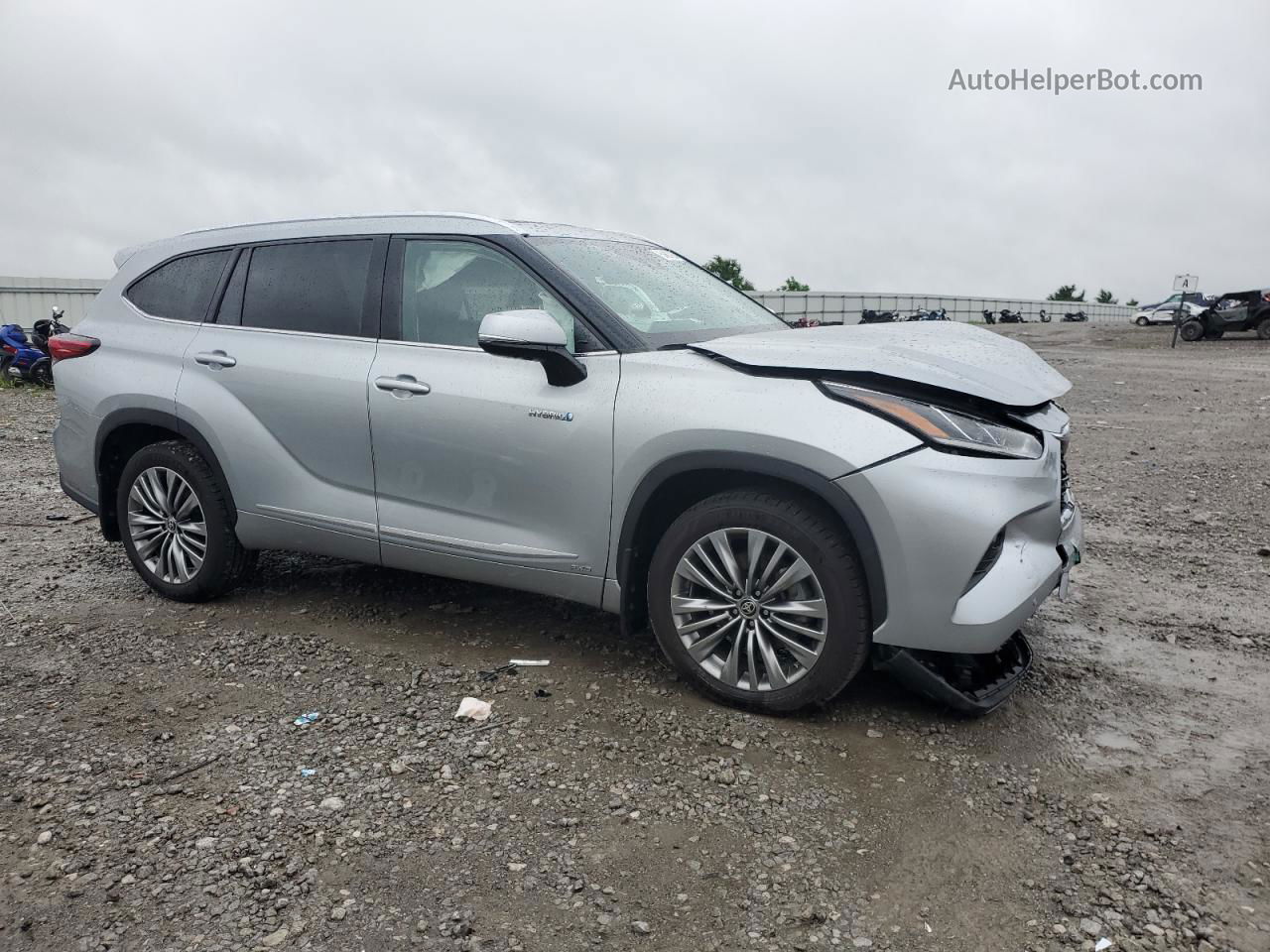 2021 Toyota Highlander Hybrid Platinum Серебряный vin: 5TDEBRCH4MS015030