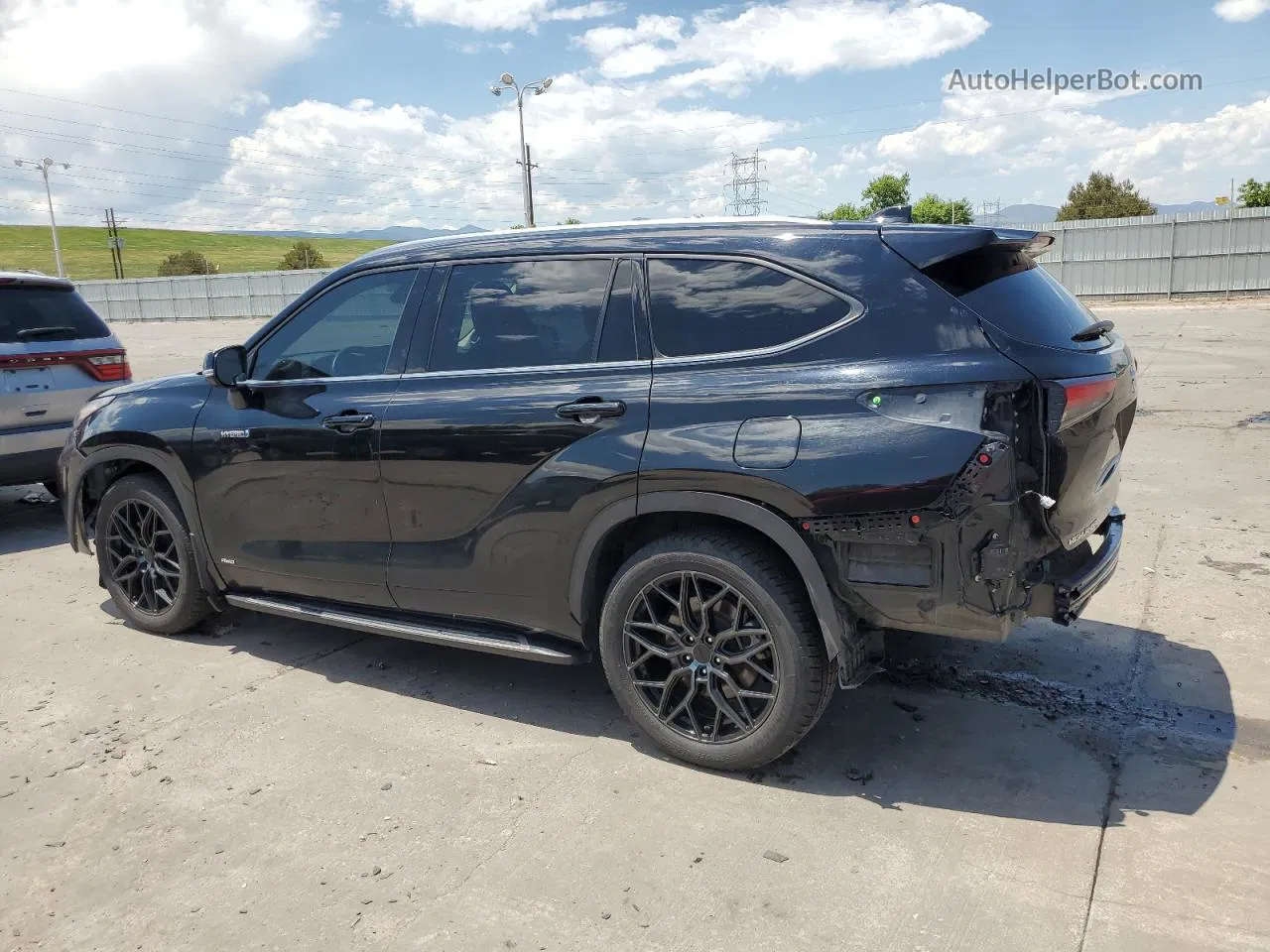 2021 Toyota Highlander Hybrid Platinum Black vin: 5TDEBRCHXMS029143