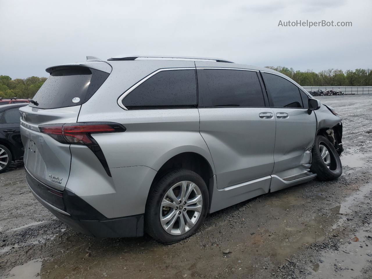 2022 Toyota Sienna Limited Silver vin: 5TDERKECXNS105482