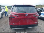 2022 Toyota Sienna Platinum Red vin: 5TDESKFC6NS042772