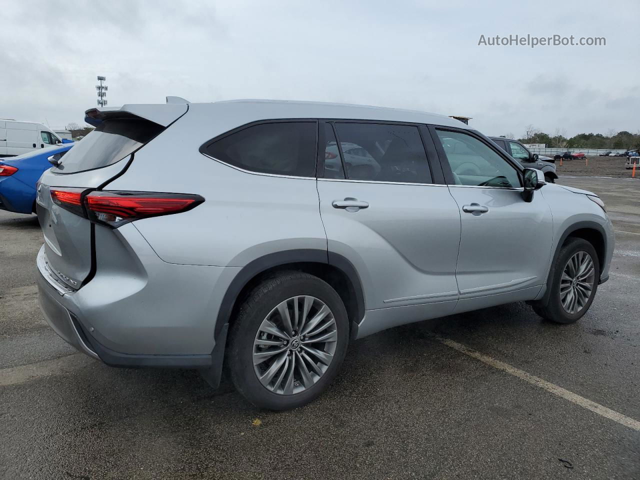 2021 Toyota Highlander Platinum Silver vin: 5TDFZRBH8MS135401