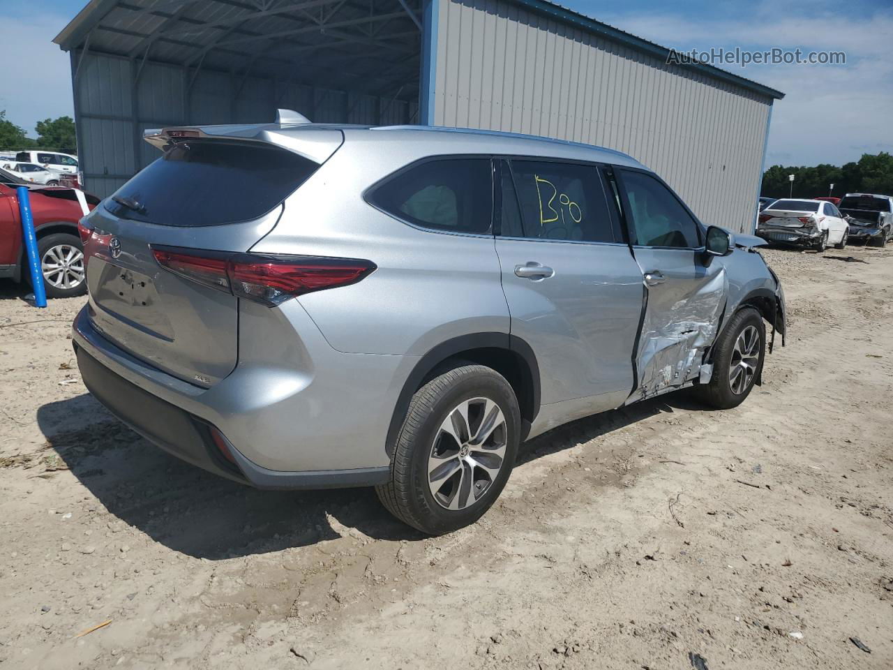 2021 Toyota Highlander Xle Silver vin: 5TDGZRAH1MS521082