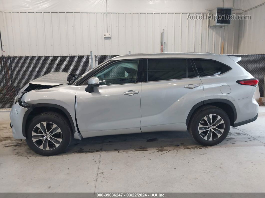 2021 Toyota Highlander Xle Silver vin: 5TDGZRAH8MS516476