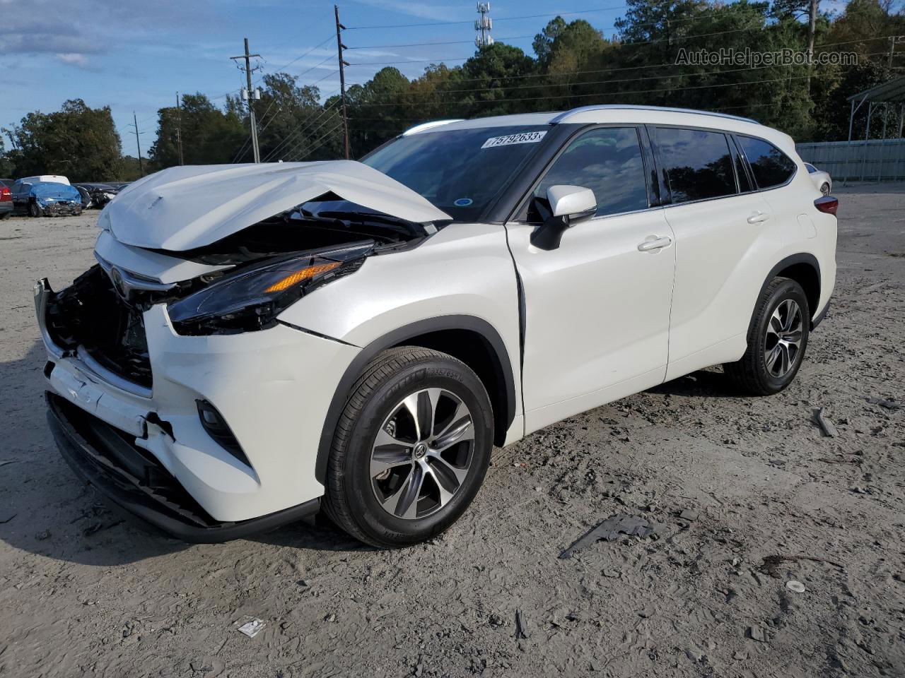 2021 Toyota Highlander Xle White vin: 5TDGZRAH8MS528482