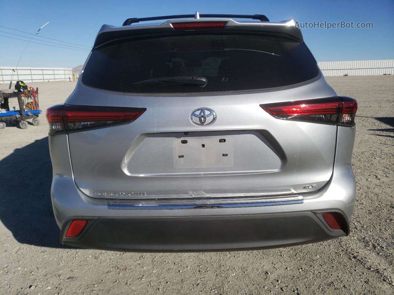 2021 Toyota Highlander Xle Silver vin: 5TDGZRAH9MS070158