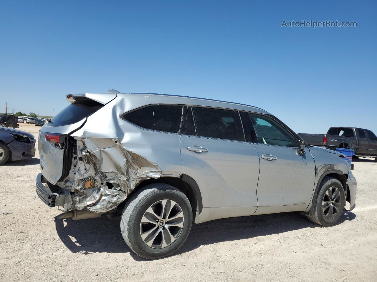 2021 Toyota Highlander Xle Silver vin: 5TDGZRBH8MS061238