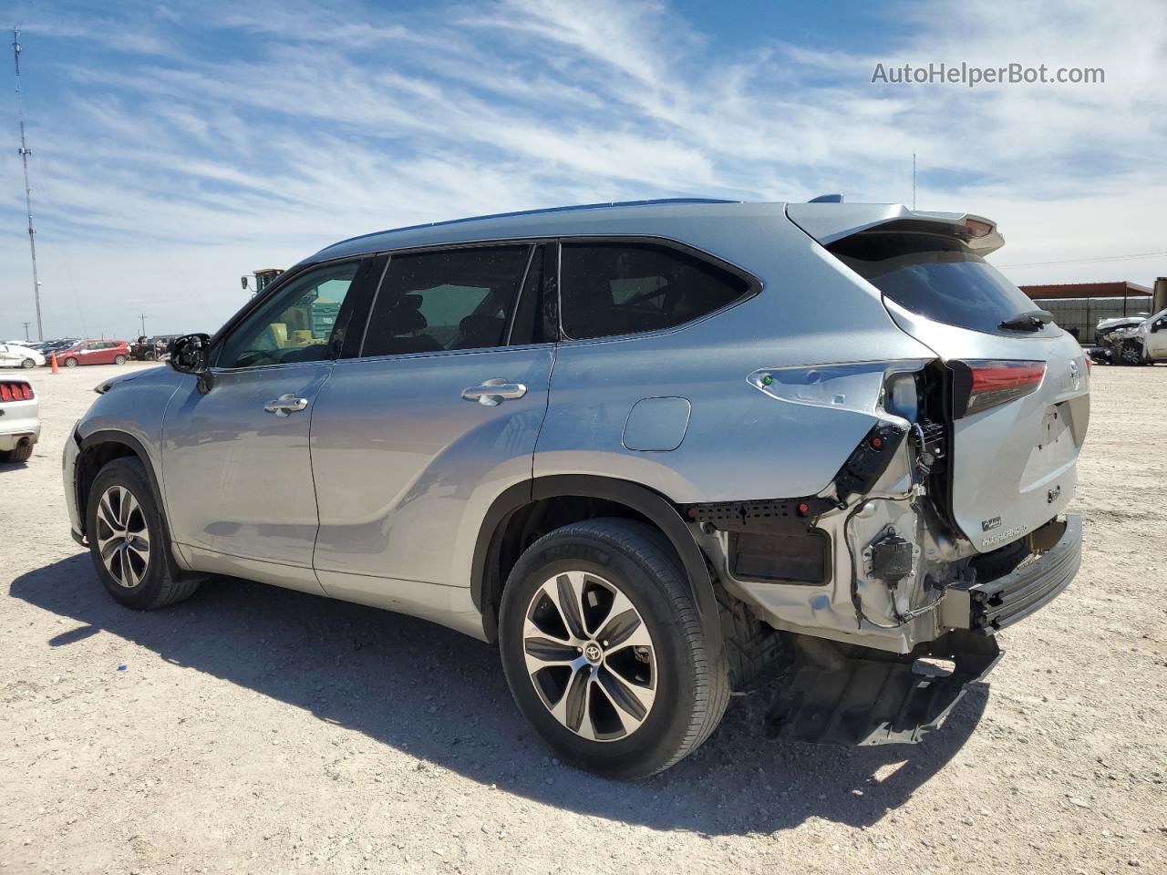 2021 Toyota Highlander Xle Серебряный vin: 5TDGZRBH8MS061238