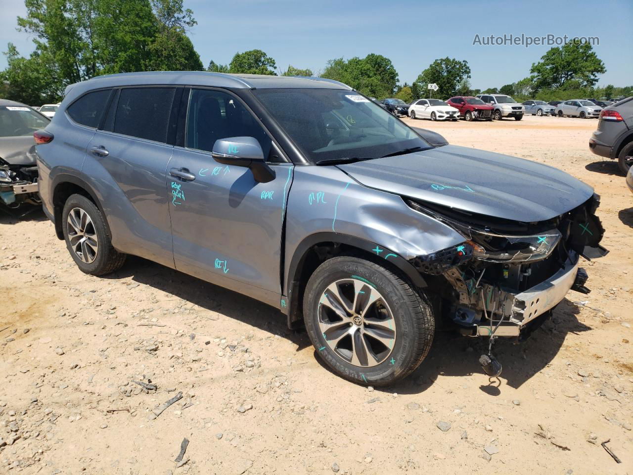 2021 Toyota Highlander Xle Silver vin: 5TDHZRBH0MS078670