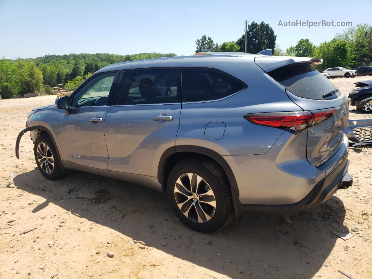 2021 Toyota Highlander Xle Silver vin: 5TDHZRBH0MS078670