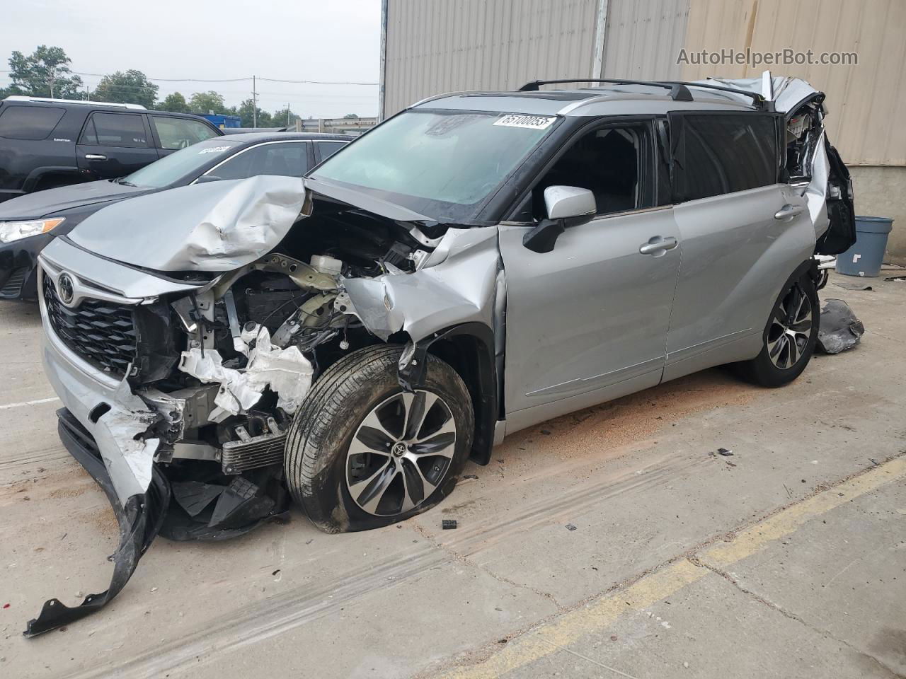 2021 Toyota Highlander Xle Silver vin: 5TDHZRBH7MS155082