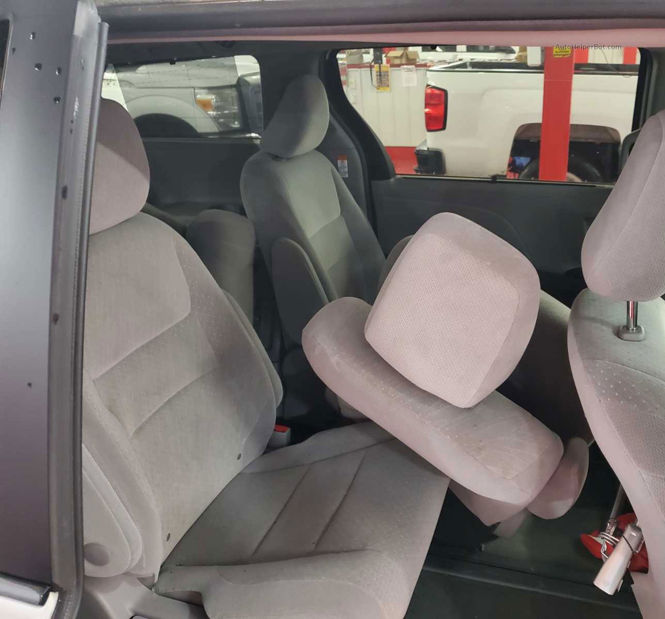 2015 Toyota Sienna Le 7 Passenger vin: 5TDJK3DC2FS107979