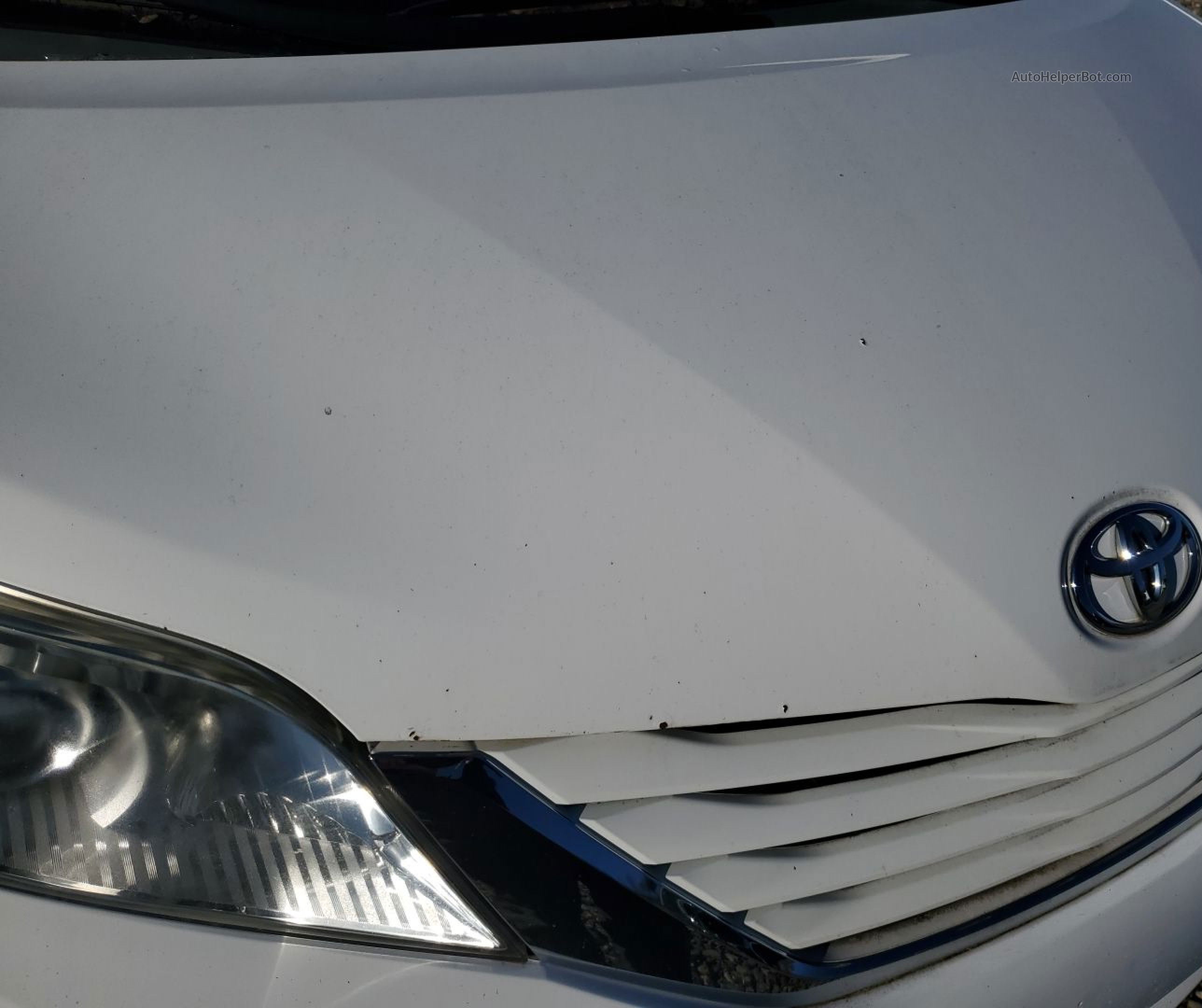 2015 Toyota Sienna Le 7 Passenger vin: 5TDJK3DC2FS107979