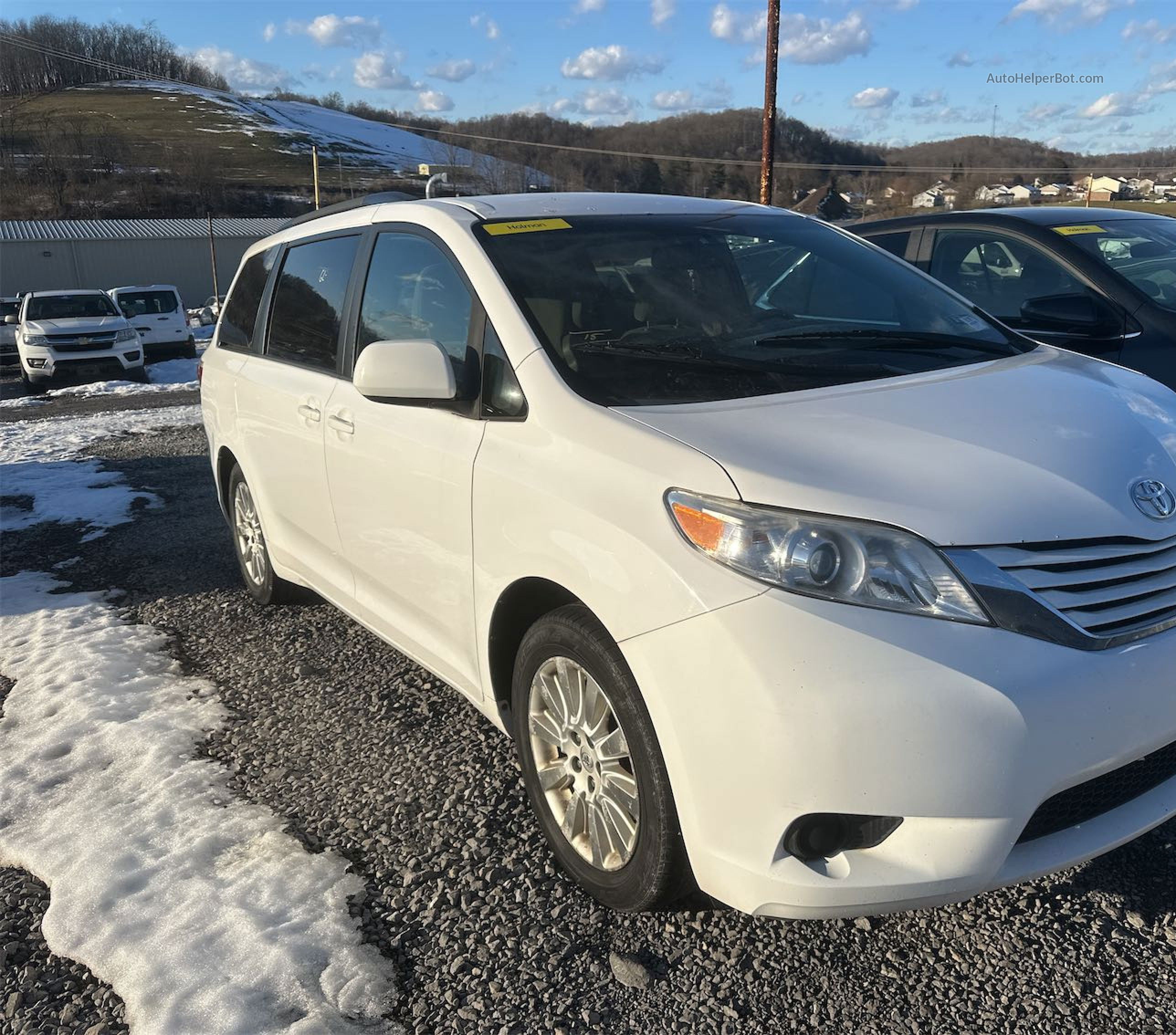 2015 Toyota Sienna Le 7 Passenger vin: 5TDJK3DC2FS107979