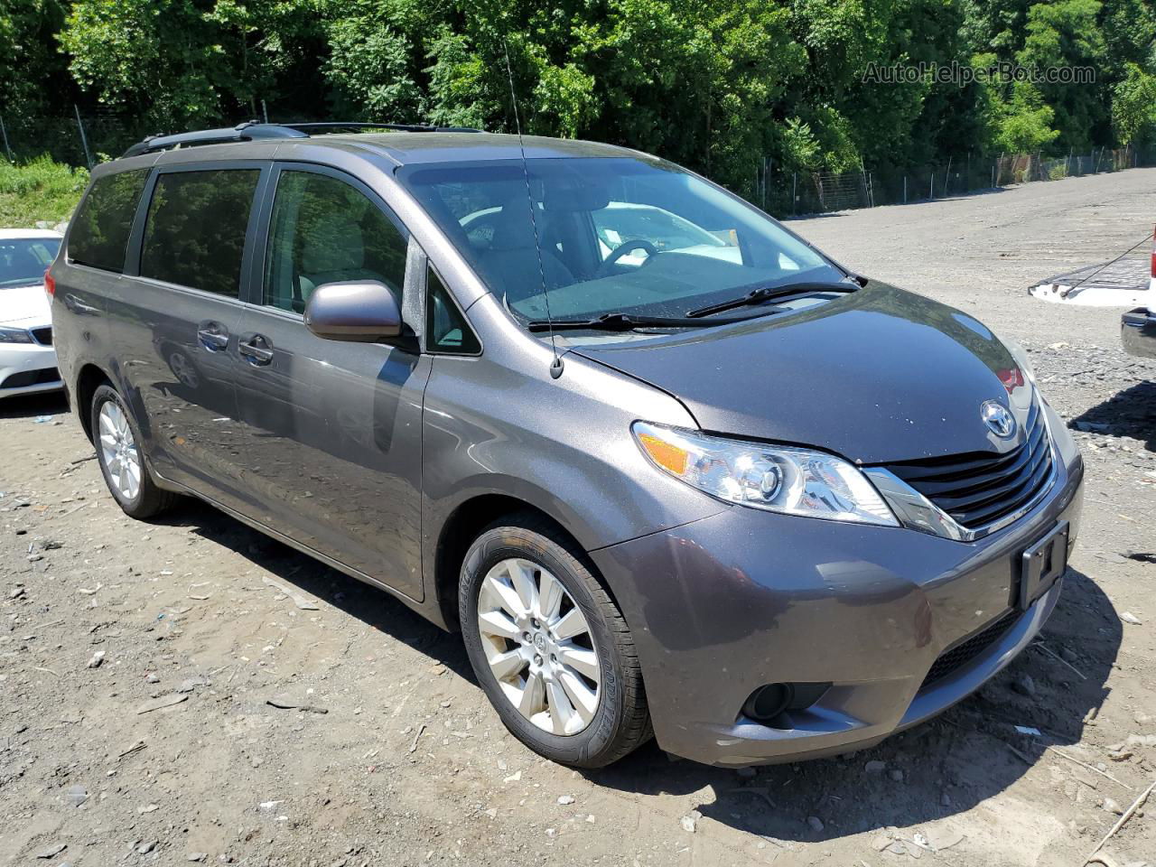 2014 Toyota Sienna Le Gray vin: 5TDJK3DC9ES074168