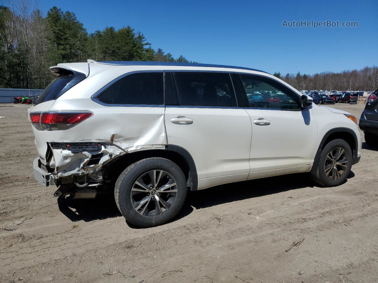 2016 Toyota Highlander Xle White vin: 5TDJKRFH0GS330938