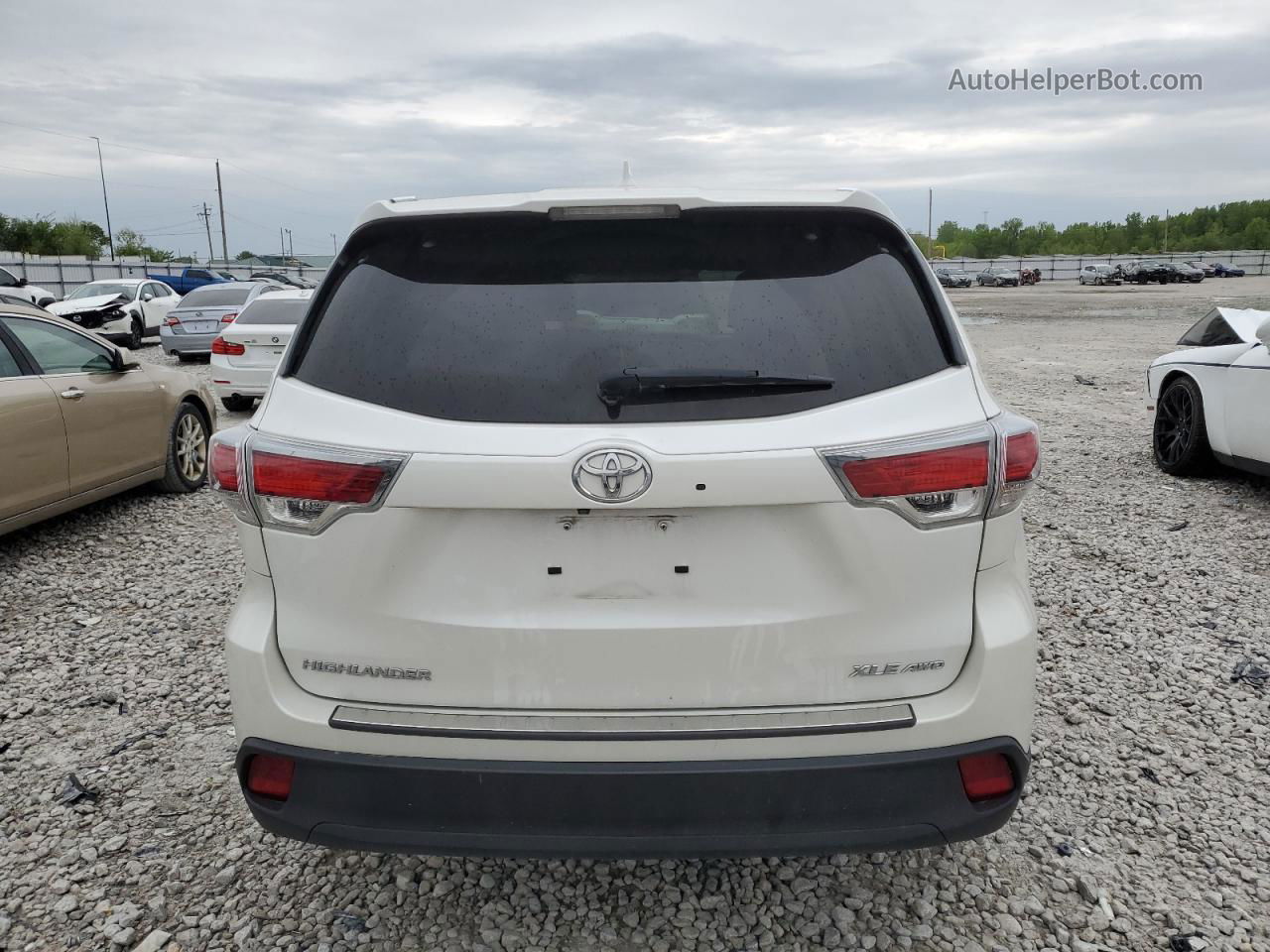 2016 Toyota Highlander Xle White vin: 5TDJKRFH4GS260277