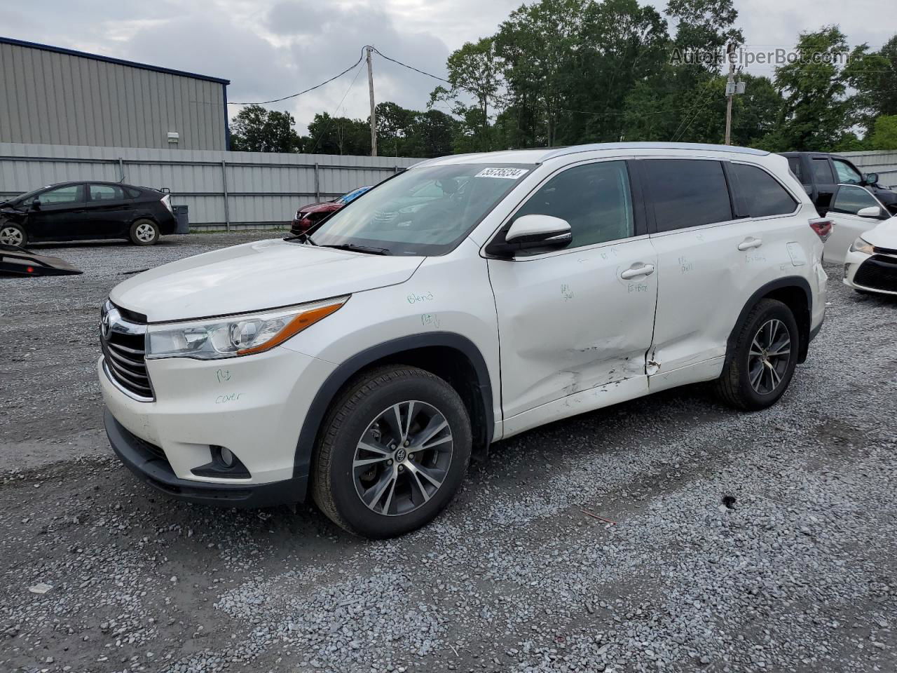 2016 Toyota Highlander Xle Белый vin: 5TDJKRFH5GS312841