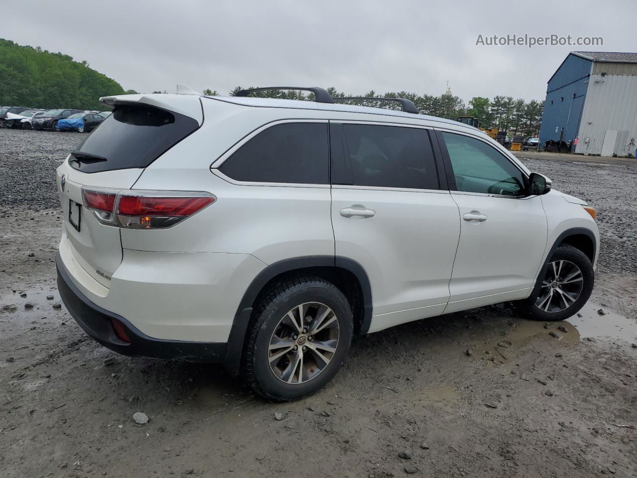 2016 Toyota Highlander Xle White vin: 5TDJKRFH6GS255808