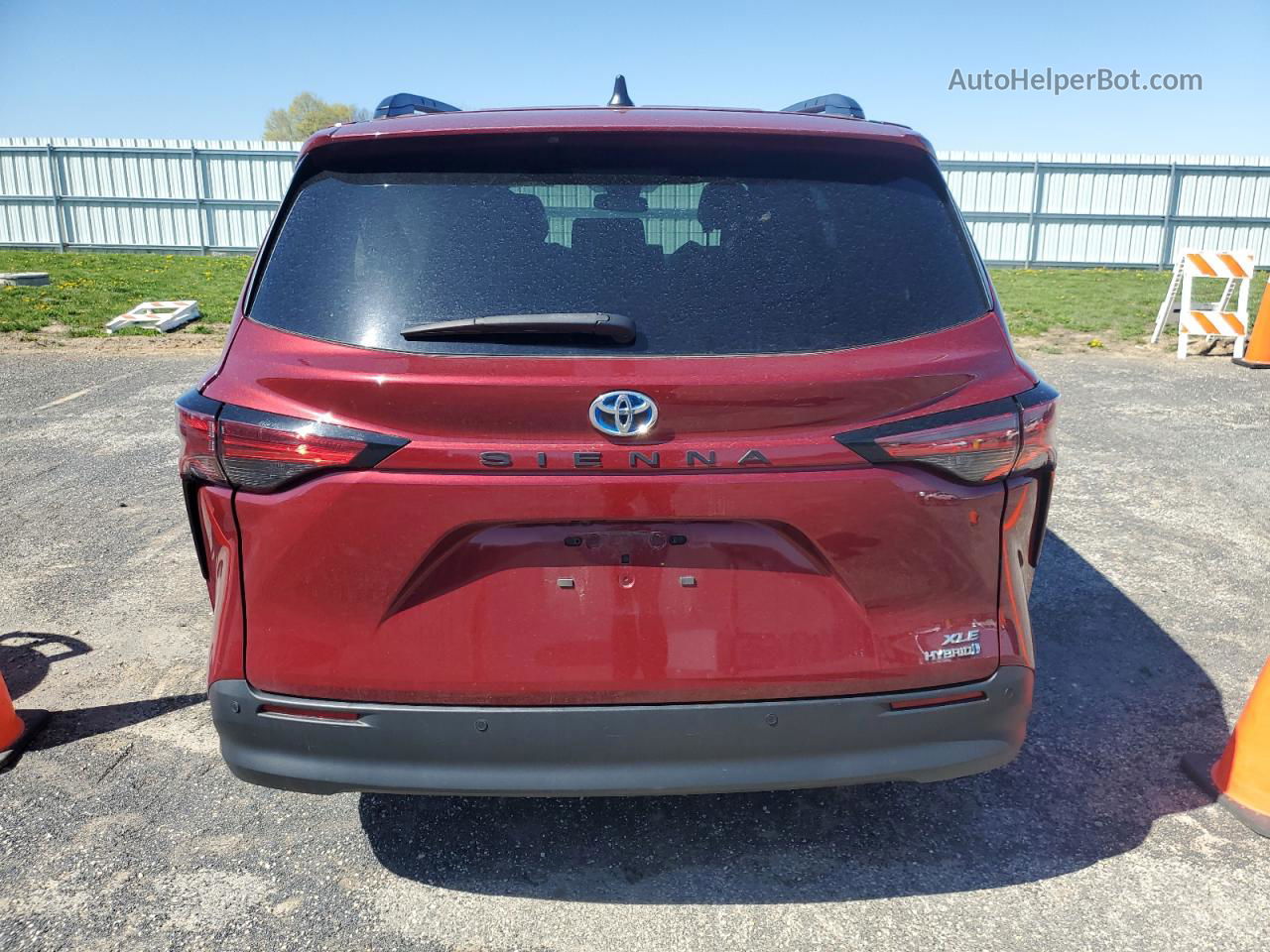 2022 Toyota Sienna Xle Red vin: 5TDJRKEC4NS117643