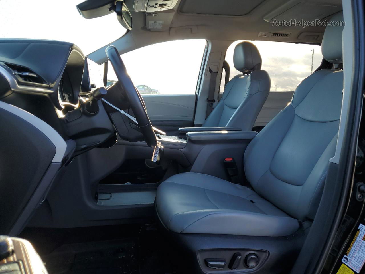 2022 Toyota Sienna Xle Черный vin: 5TDJRKEC7NS079115