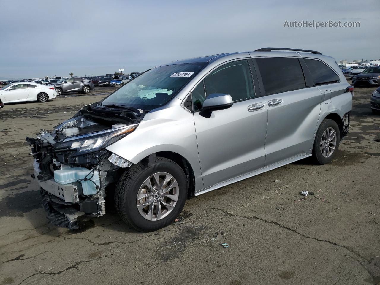 2022 Toyota Sienna Xle Silver vin: 5TDJRKEC9NS076863