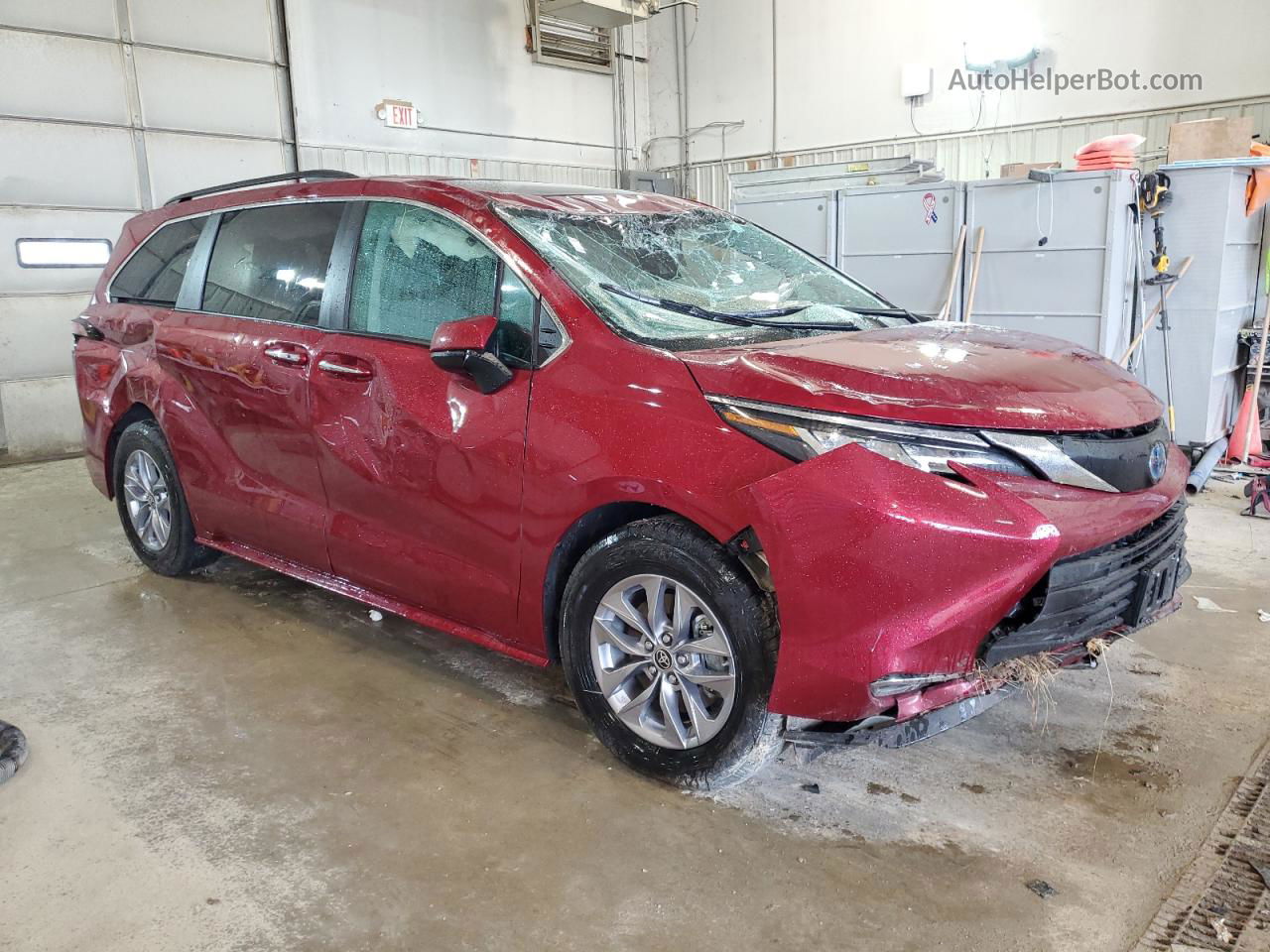 2022 Toyota Sienna Xle Burgundy vin: 5TDJRKECXNS077083