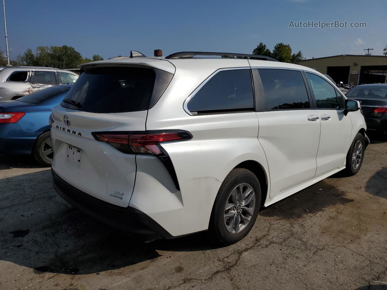 2022 Toyota Sienna Xle White vin: 5TDJSKFC2NS047062