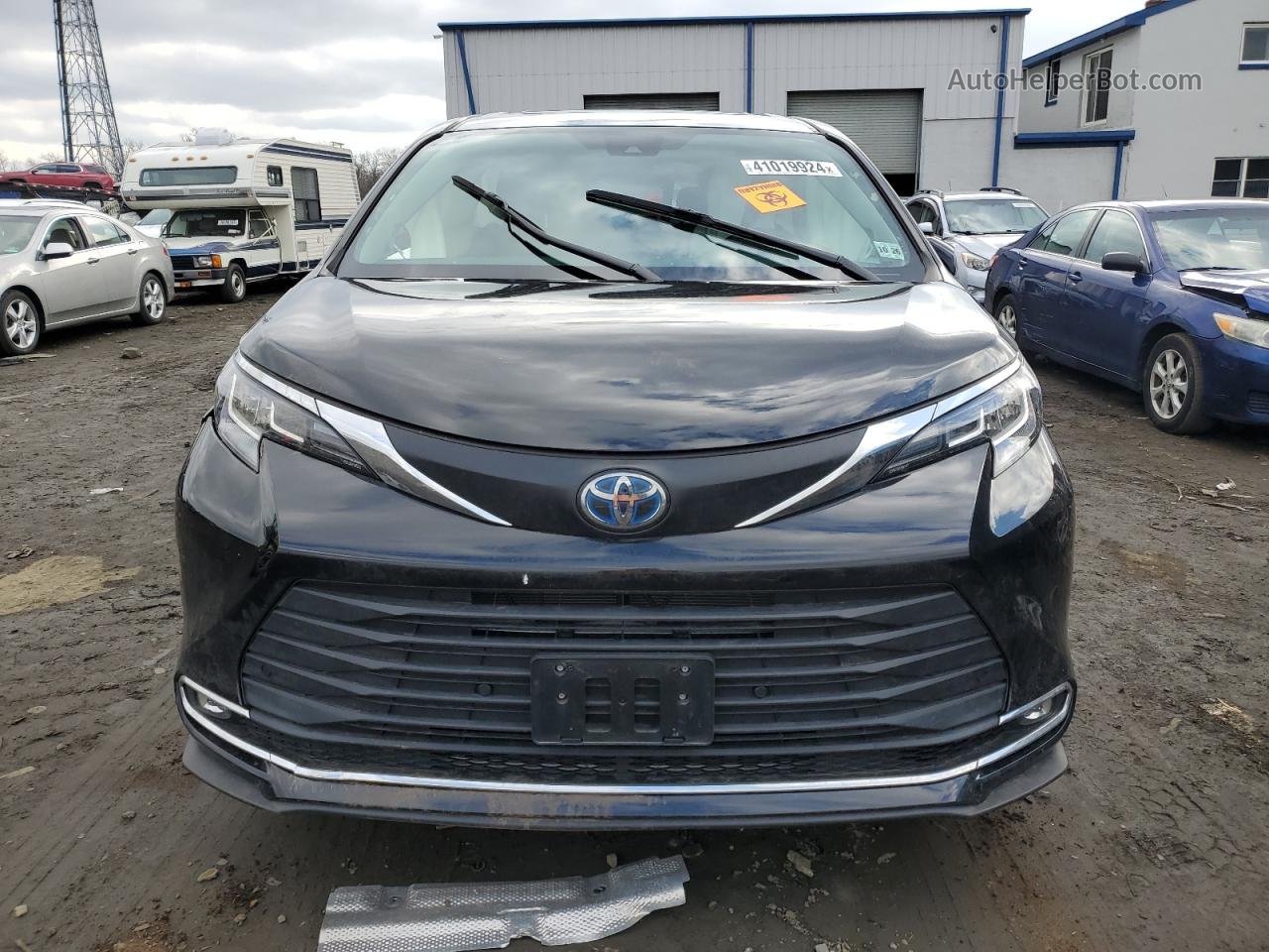 2022 Toyota Sienna Xle Черный vin: 5TDJSKFCXNS040859