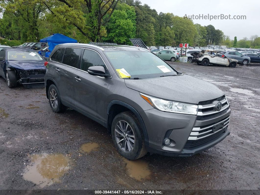 2019 Toyota Highlander Xle Серый vin: 5TDJZRFH0KS604904