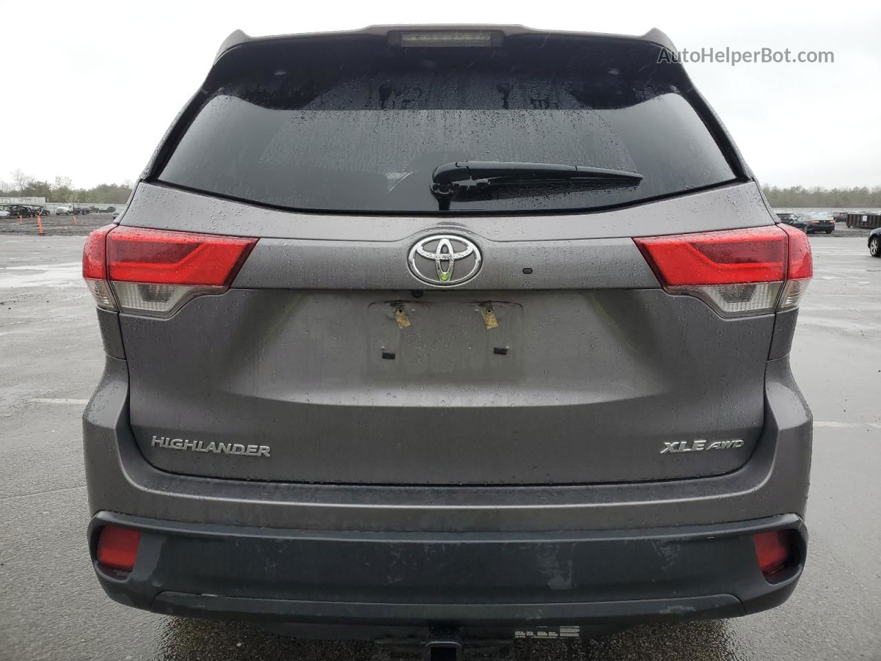 2019 Toyota Highlander Se Gray vin: 5TDJZRFH0KS708275