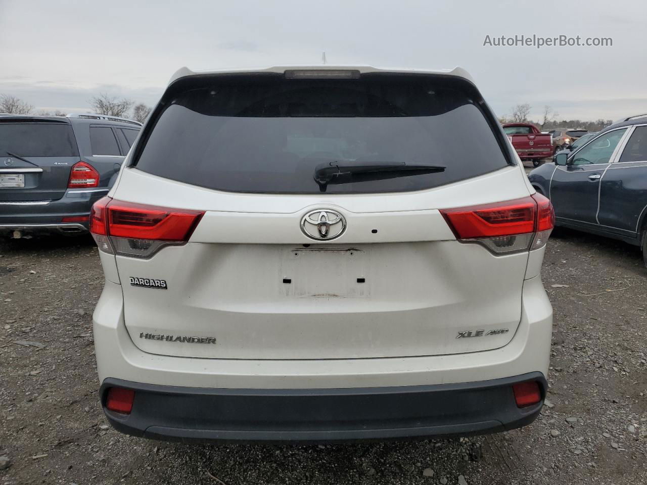 2019 Toyota Highlander Se White vin: 5TDJZRFH1KS934633