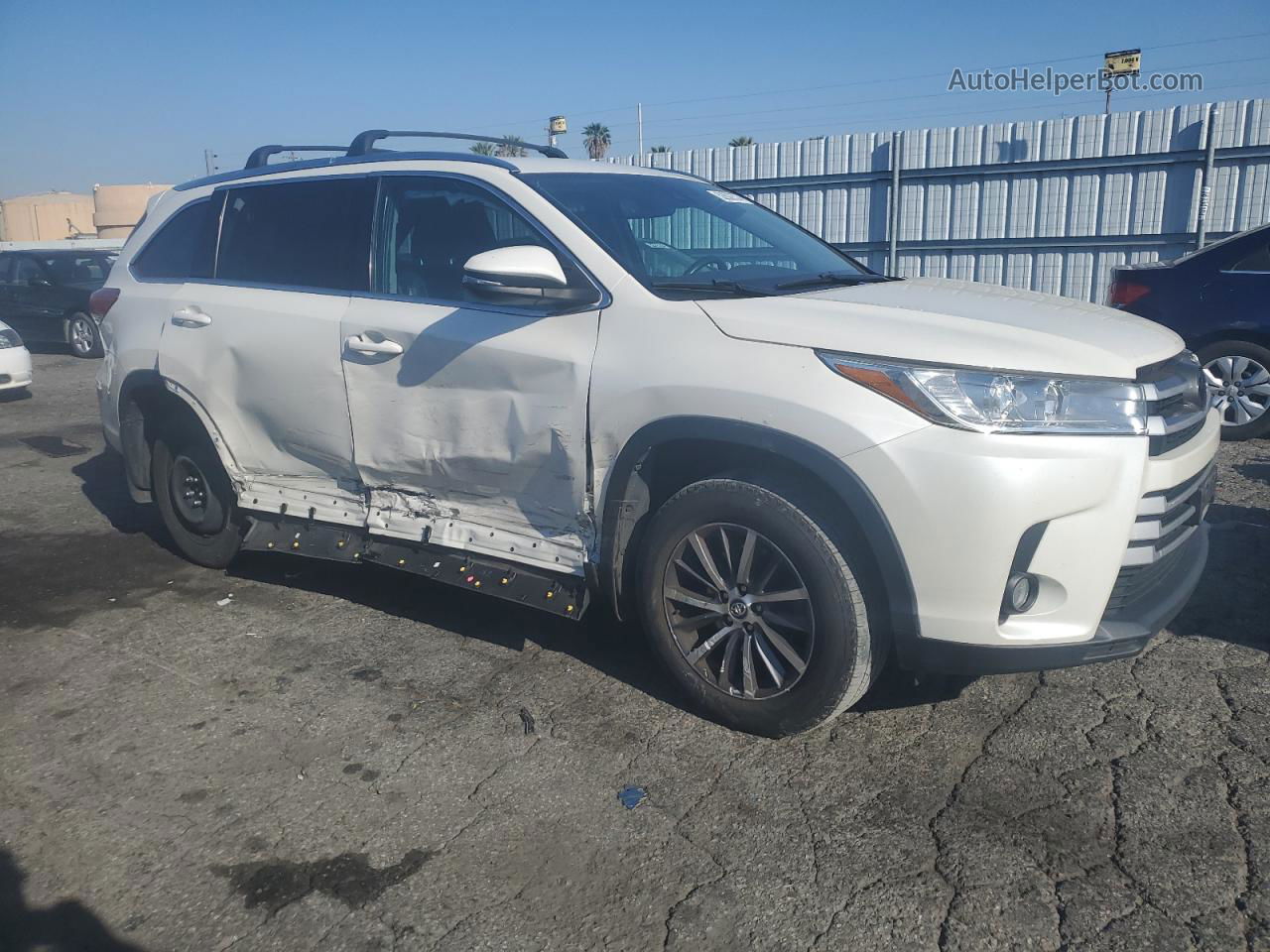 2019 Toyota Highlander Se White vin: 5TDJZRFH3KS949814