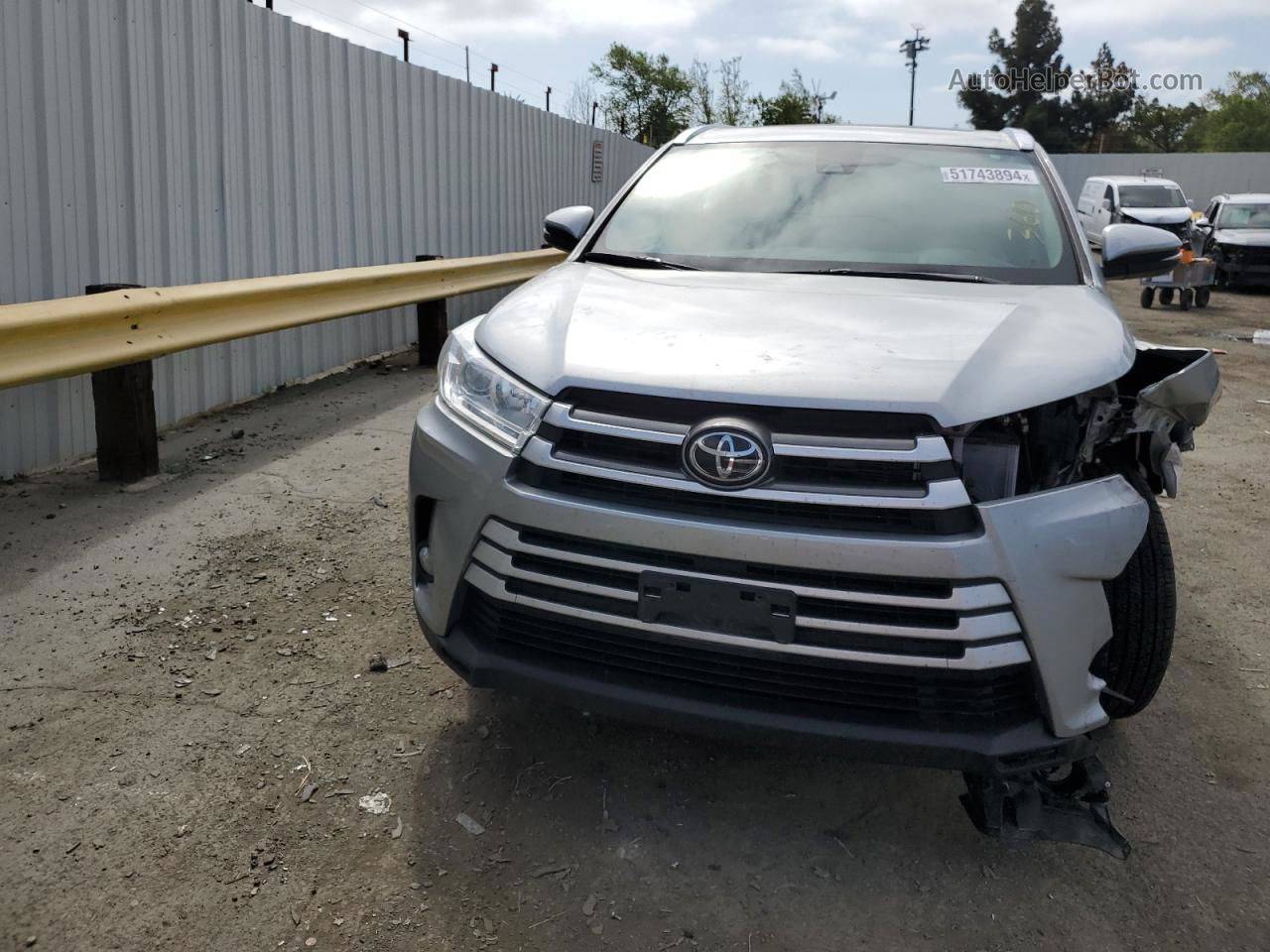 2019 Toyota Highlander Se Silver vin: 5TDJZRFH4KS618742