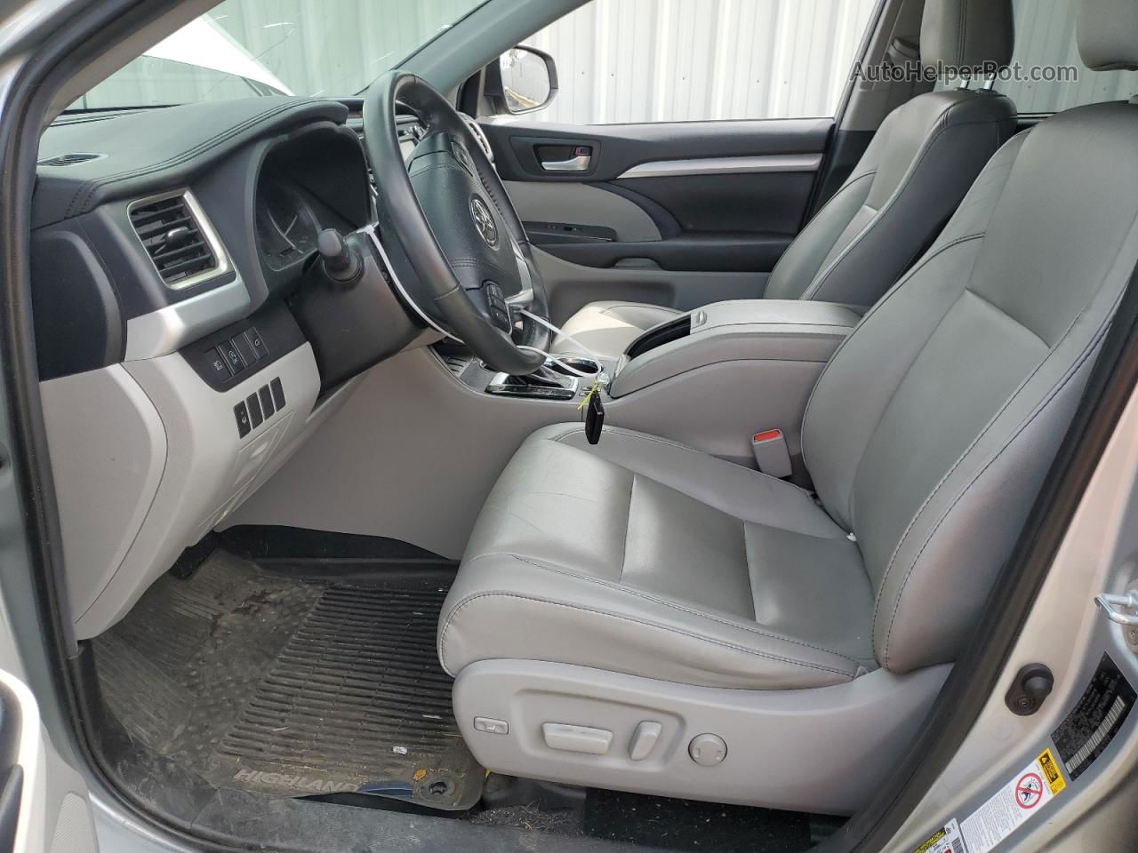 2019 Toyota Highlander Se Silver vin: 5TDJZRFH4KS618742