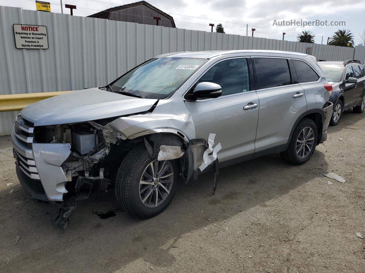 2019 Toyota Highlander Se Silver vin: 5TDJZRFH4KS618742