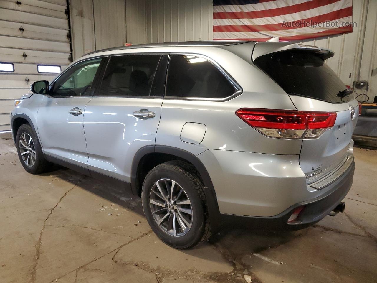 2019 Toyota Highlander Se Серебряный vin: 5TDJZRFH5KS923358