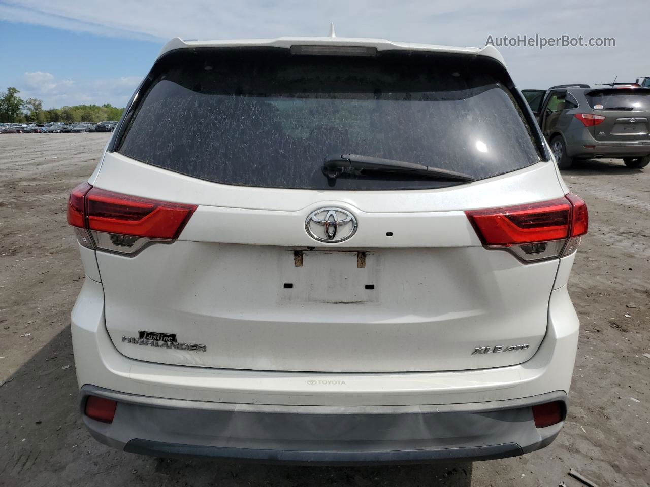 2019 Toyota Highlander Se White vin: 5TDJZRFH6KS601649