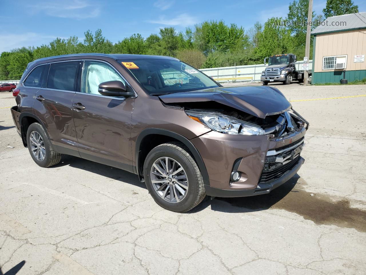 2019 Toyota Highlander Se Коричневый vin: 5TDJZRFH6KS939374