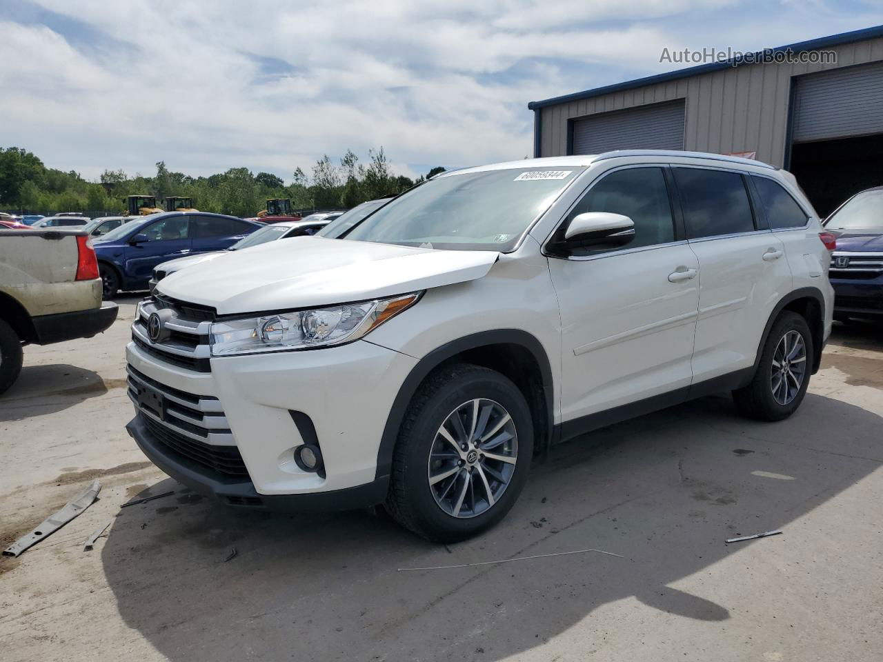 2019 Toyota Highlander Se White vin: 5TDJZRFH8KS623393