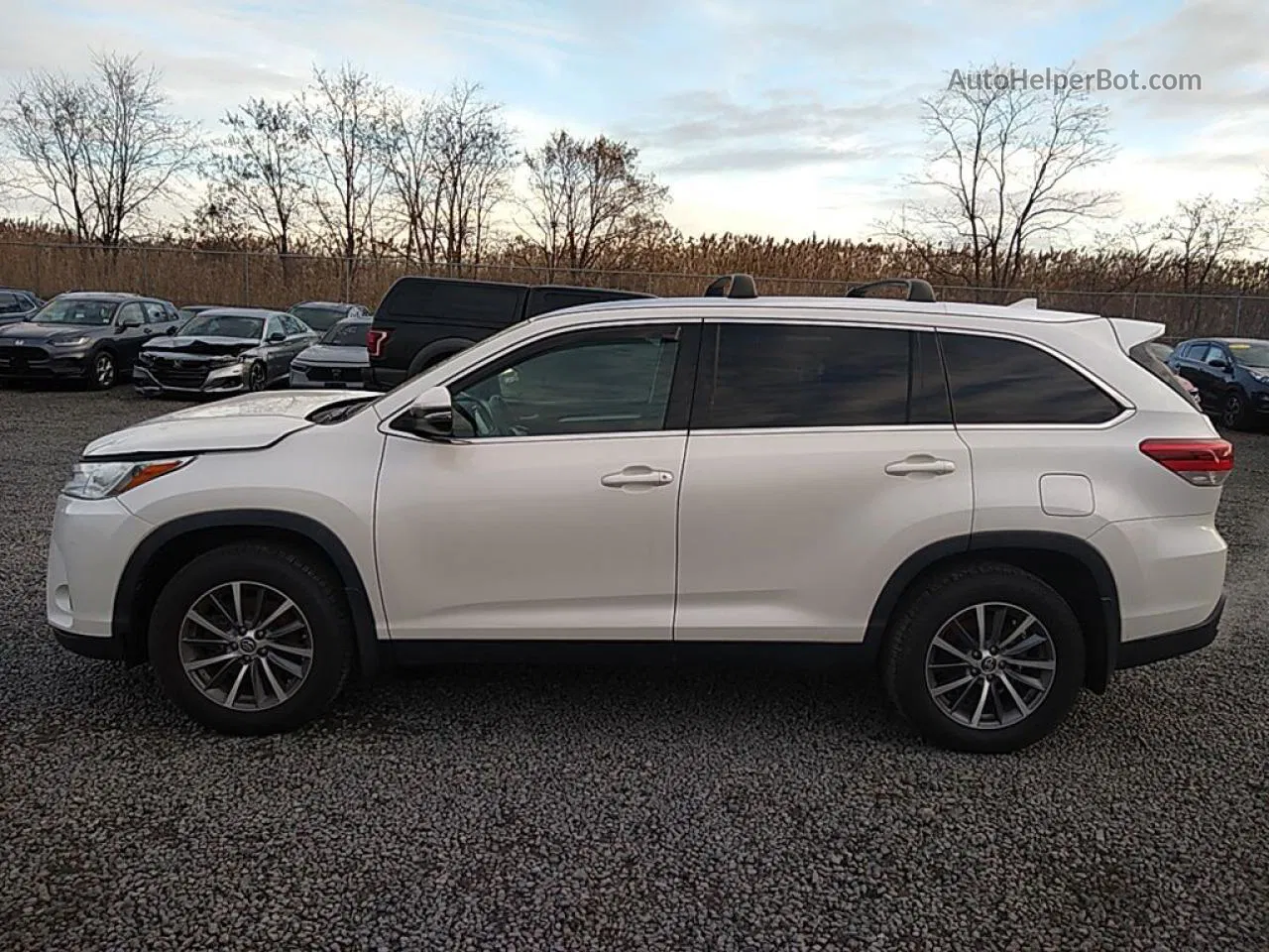 2019 Toyota Highlander Se Белый vin: 5TDJZRFHXKS576982