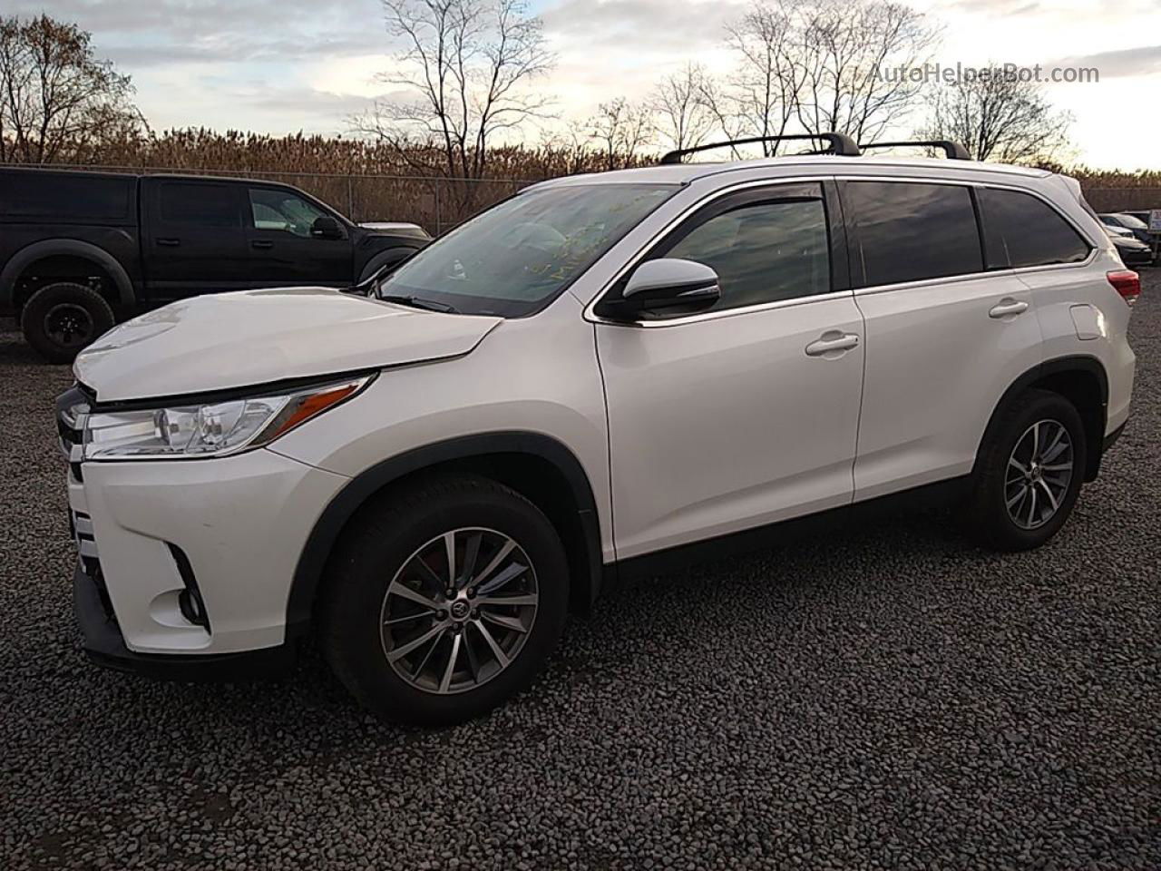 2019 Toyota Highlander Se White vin: 5TDJZRFHXKS576982