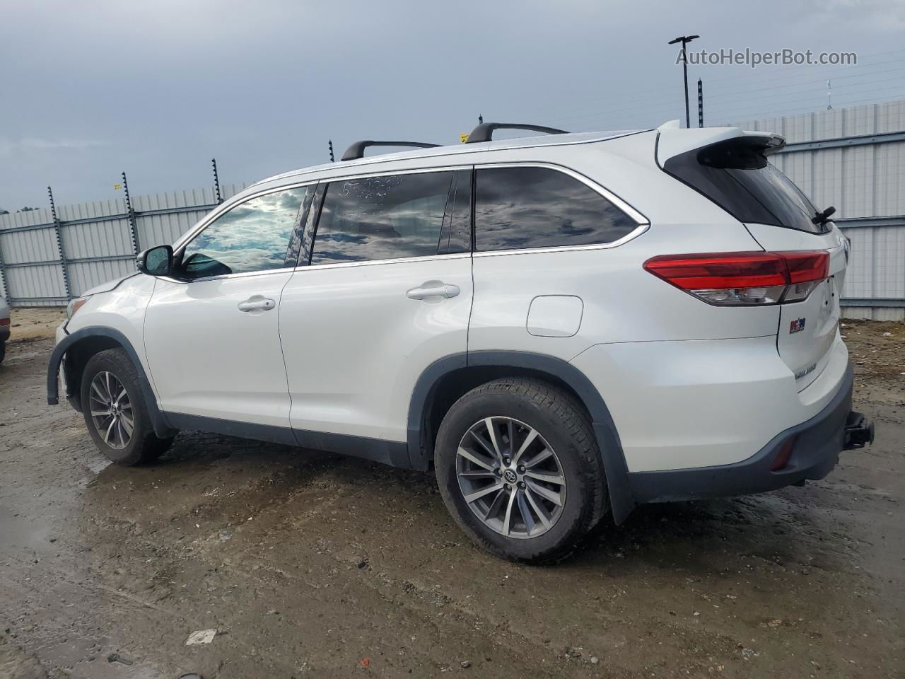 2019 Toyota Highlander Se White vin: 5TDJZRFHXKS596973