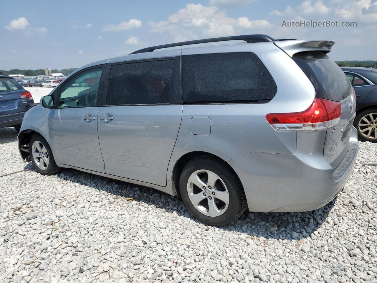 2014 Toyota Sienna Le Серебряный vin: 5TDKK3DC1ES523847