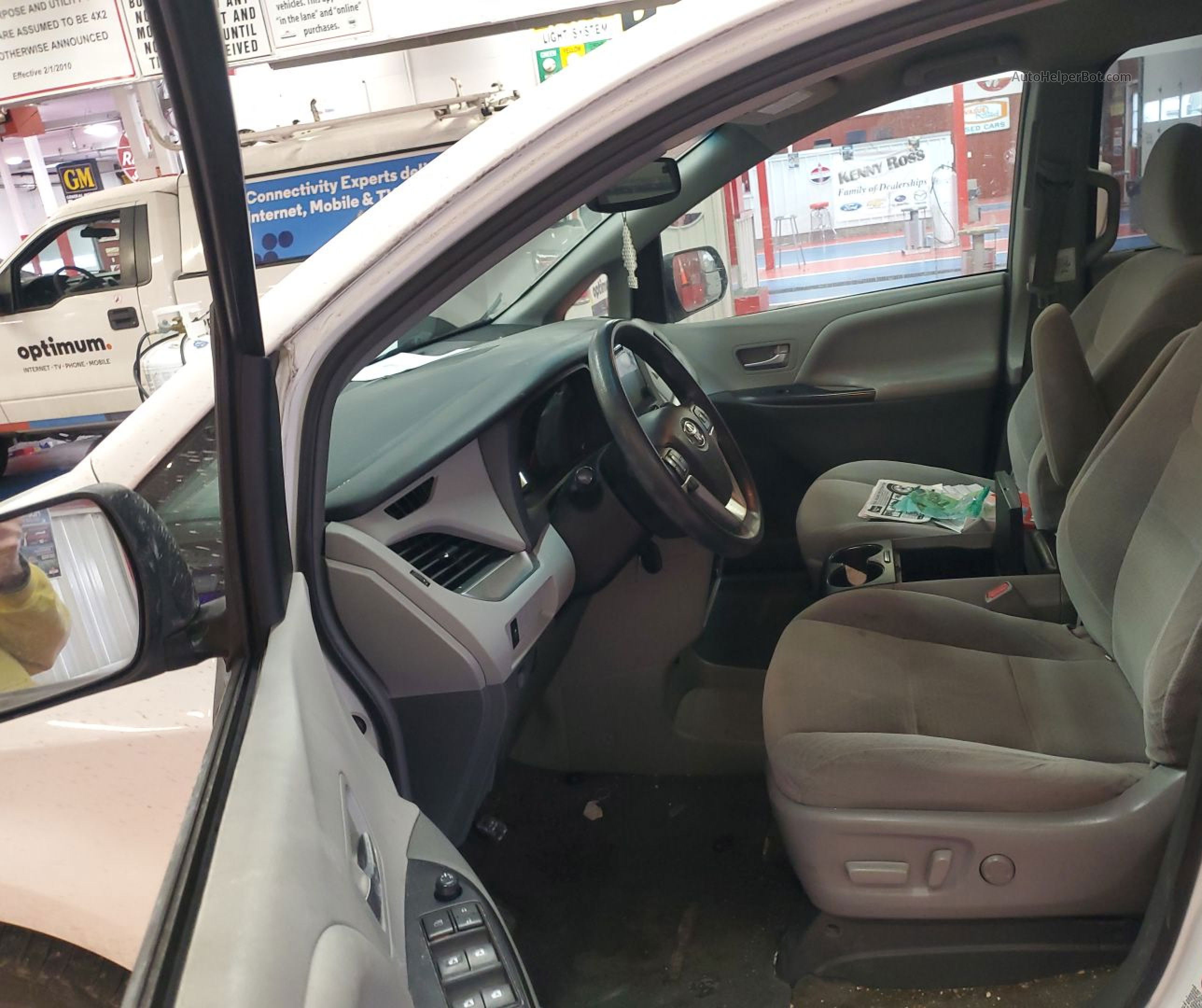 2015 Toyota Sienna Le 8 Passenger vin: 5TDKK3DC1FS594712